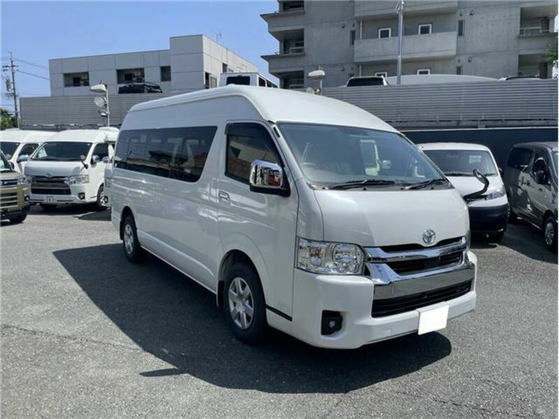 TOYOTA　HIACE