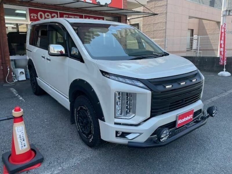 MITSUBISHI　DELICA D5