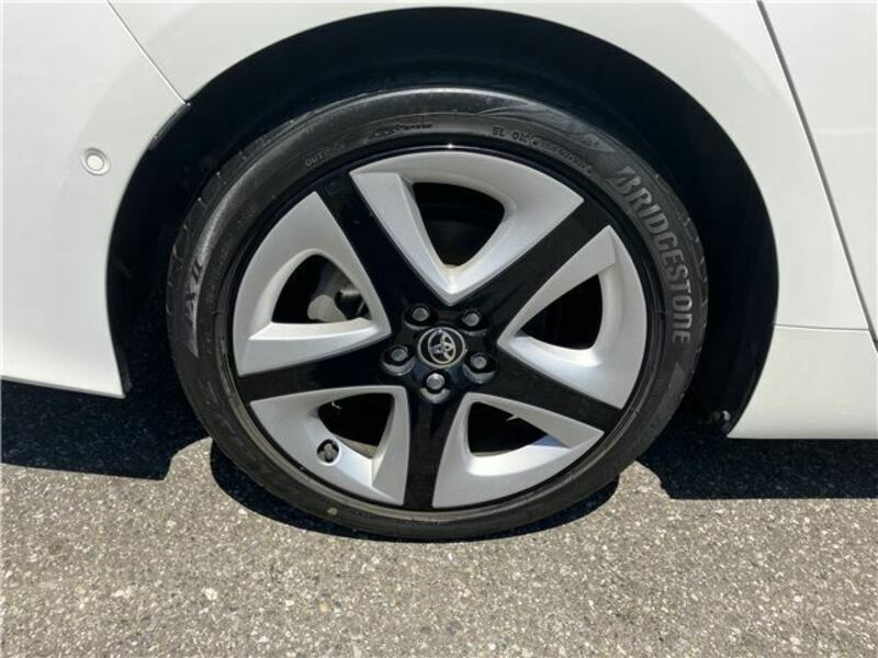 PRIUS PHV-11