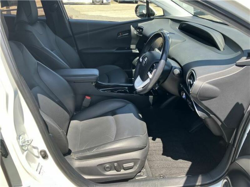 PRIUS PHV-44