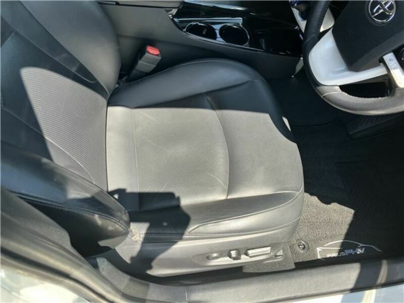 PRIUS PHV-47