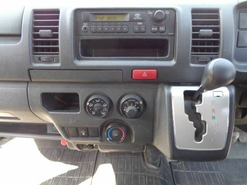 HIACE VAN-13