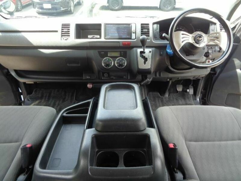 HIACE VAN-9