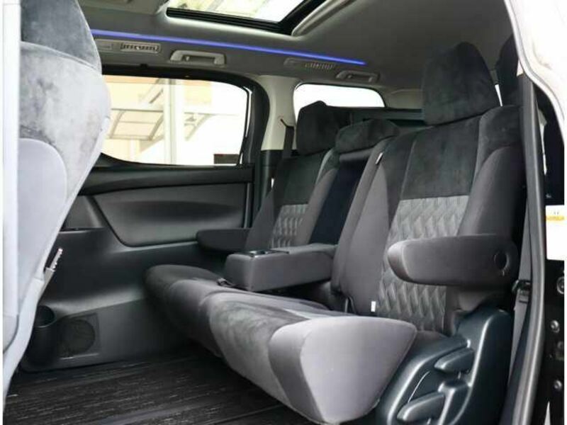VELLFIRE-9