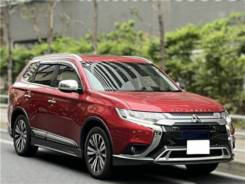 MITSUBISHI　OUTLANDER