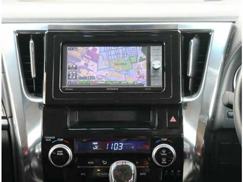 VELLFIRE-4