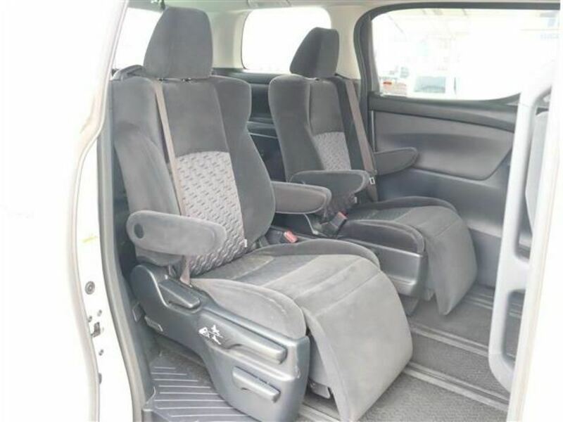VELLFIRE-11
