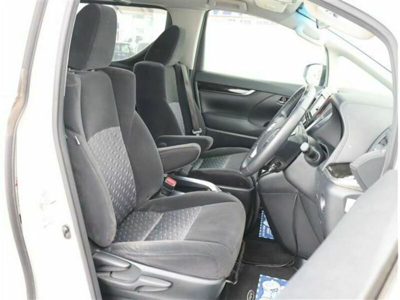 VELLFIRE-14