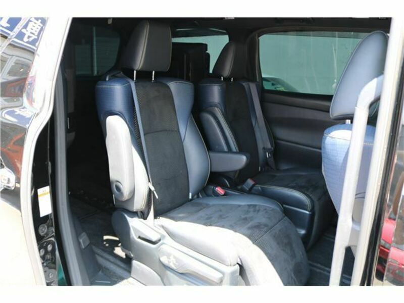 VELLFIRE-8