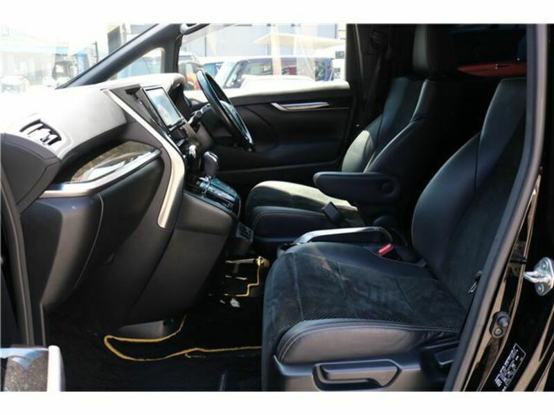 VELLFIRE-9