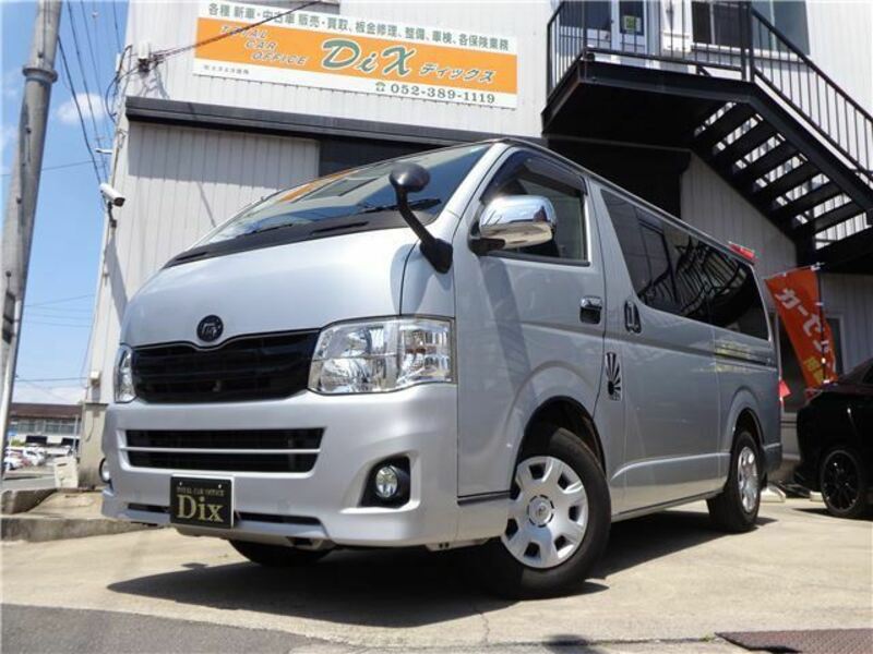 TOYOTA　HIACE