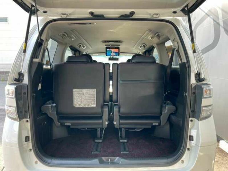 VELLFIRE-11