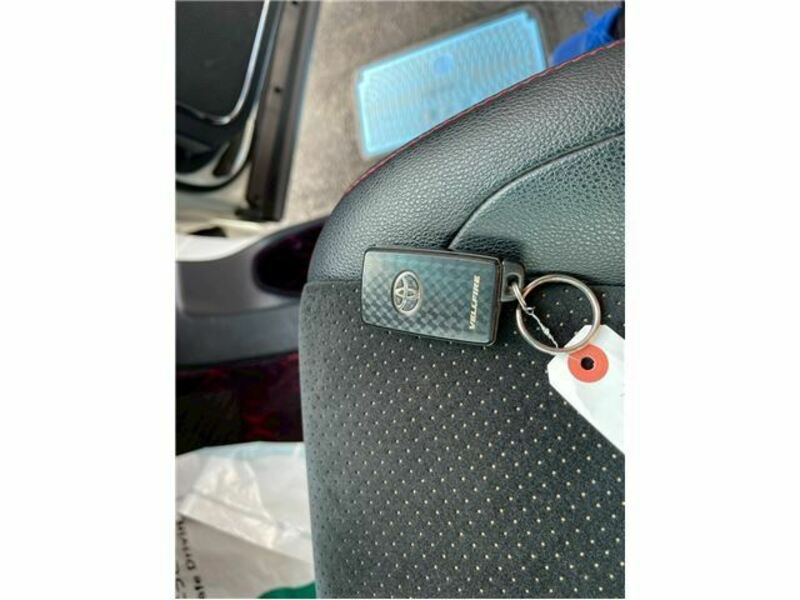 VELLFIRE-26