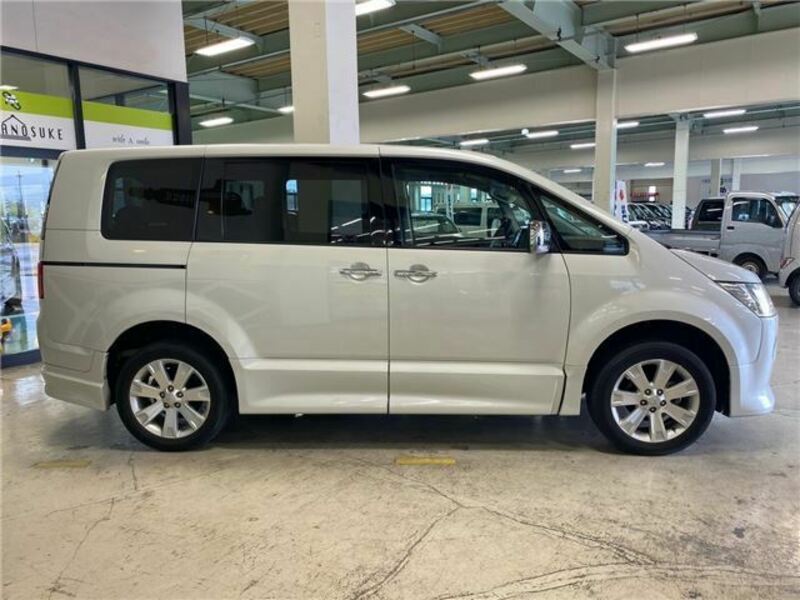 DELICA D5