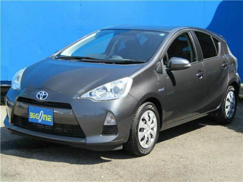 TOYOTA　AQUA