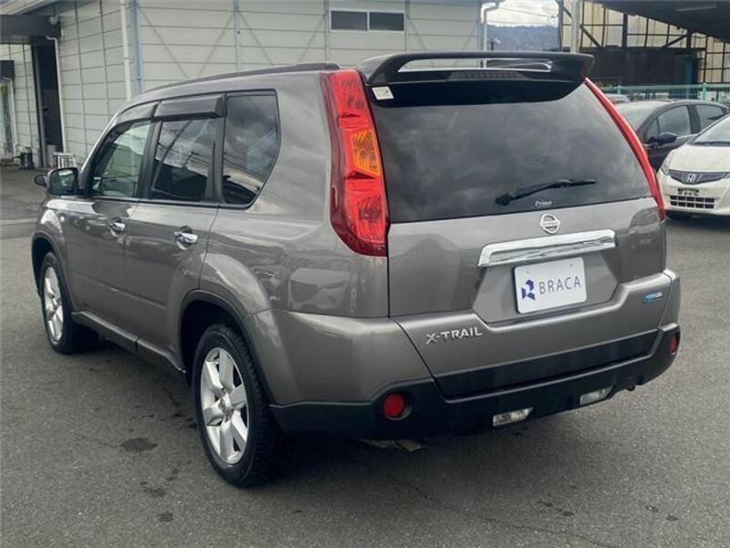 X-TRAIL-1