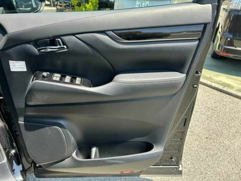 VELLFIRE-7