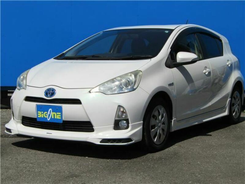TOYOTA　AQUA