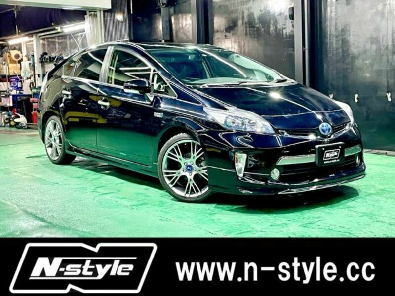 TOYOTA　PRIUS PHV