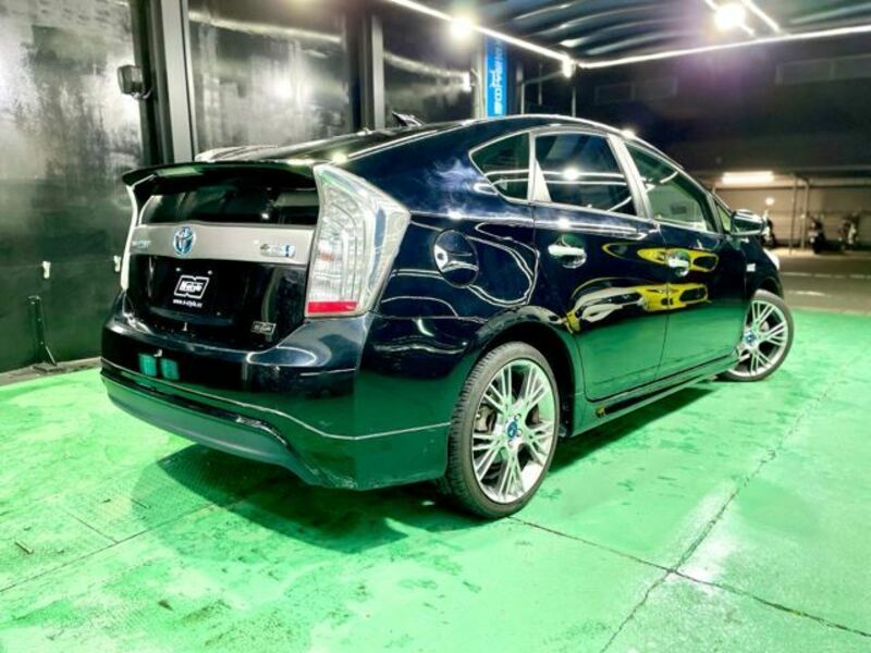 PRIUS PHV-3