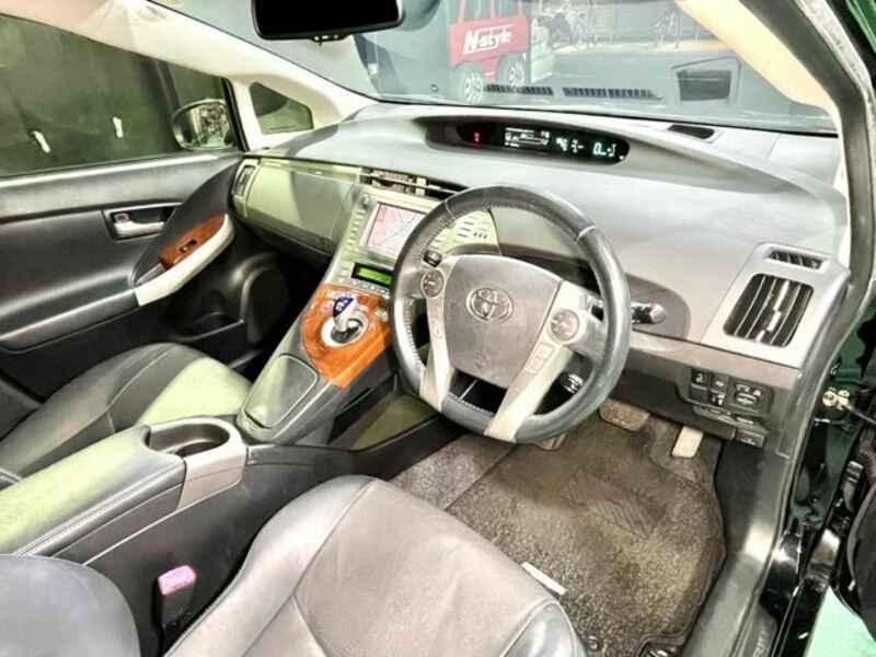 PRIUS PHV-18