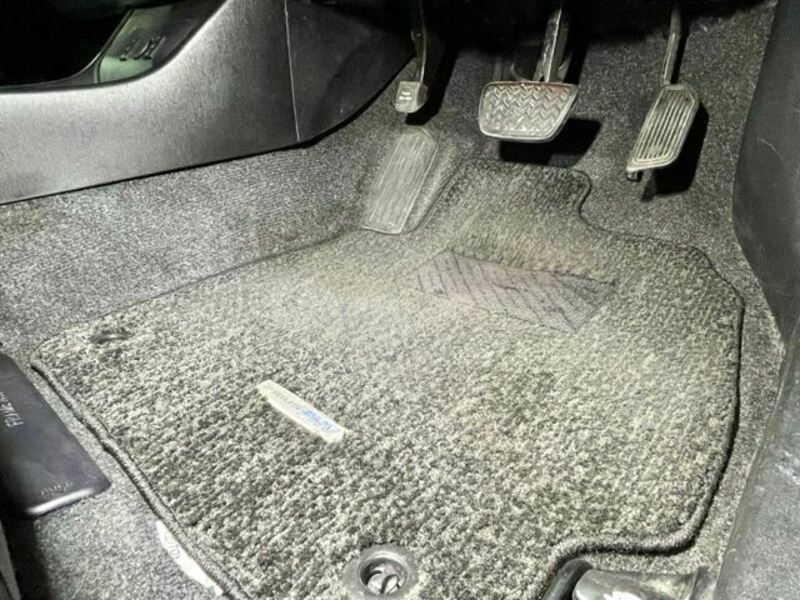 PRIUS PHV-19