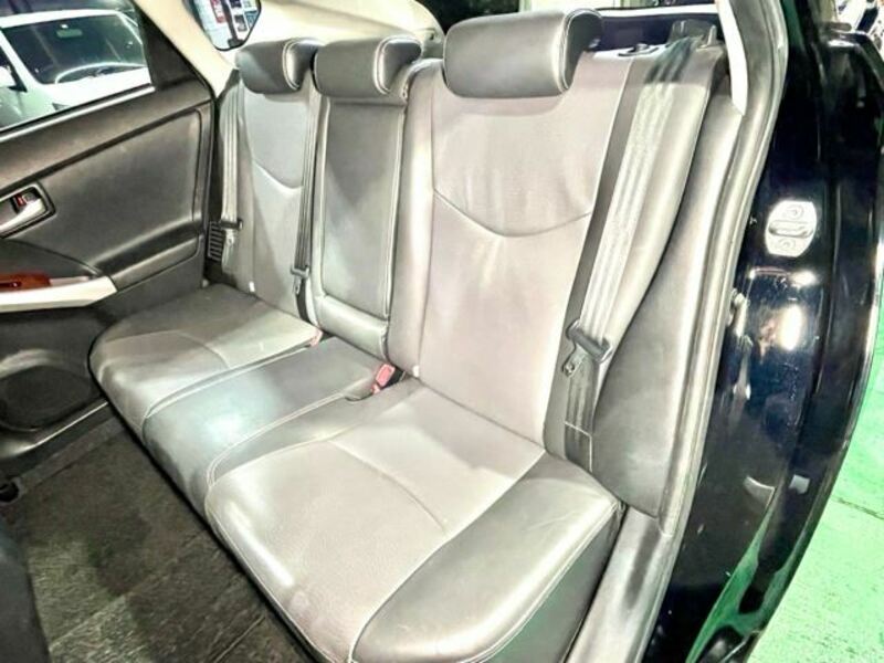 PRIUS PHV-24