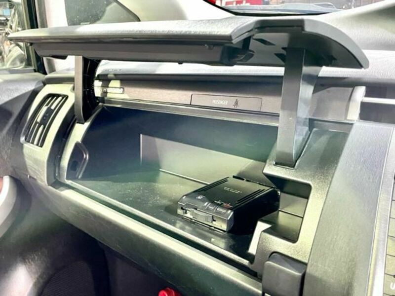 PRIUS PHV-48
