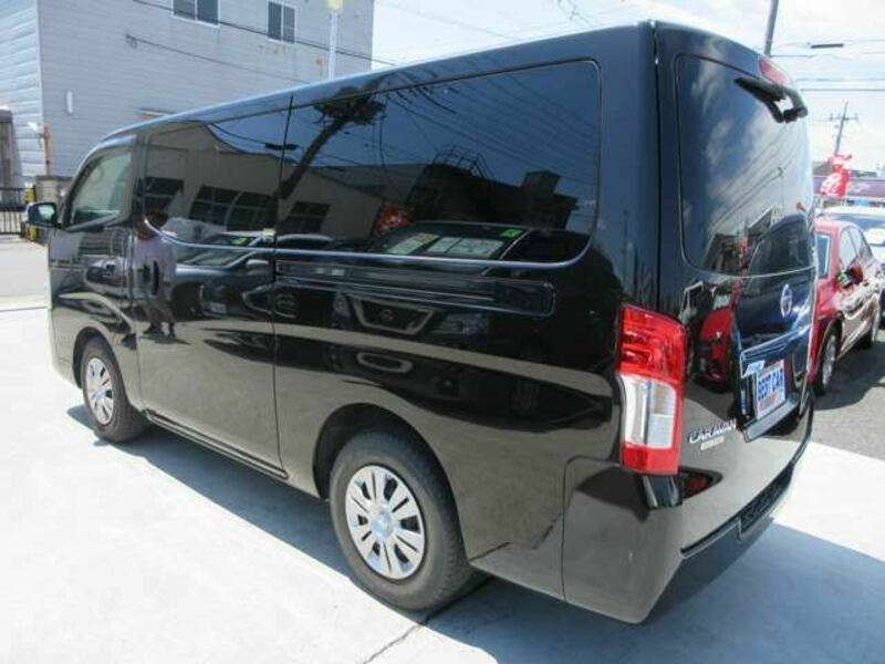 NV350 CARAVAN-9