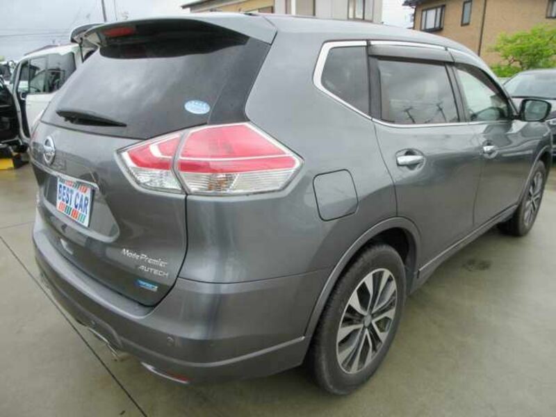 X-TRAIL