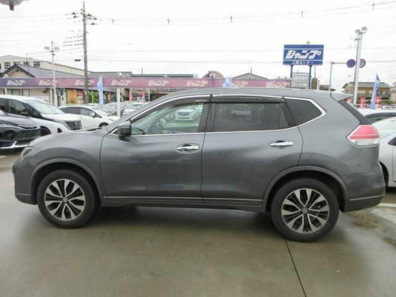 X-TRAIL