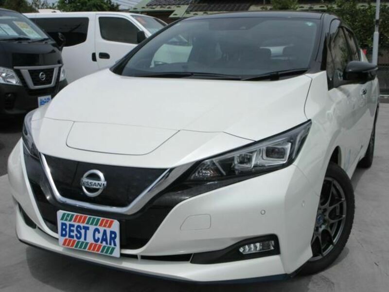 NISSAN　LEAF