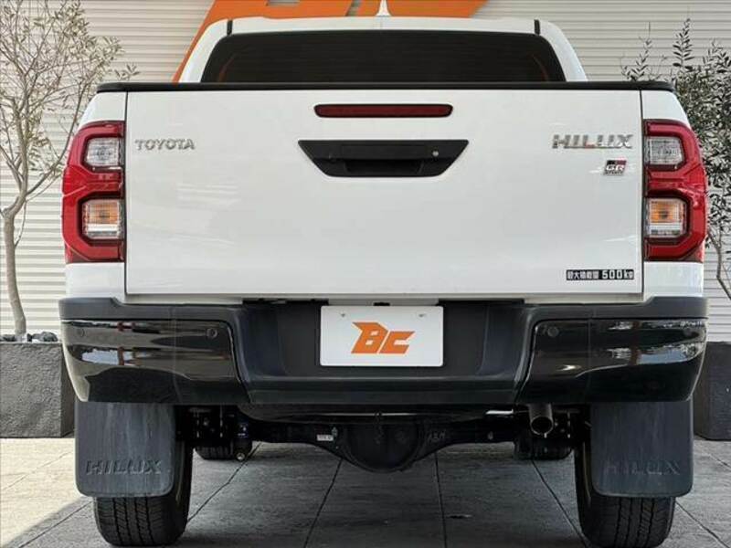HILUX-11