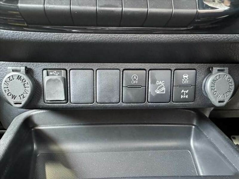 HILUX-19