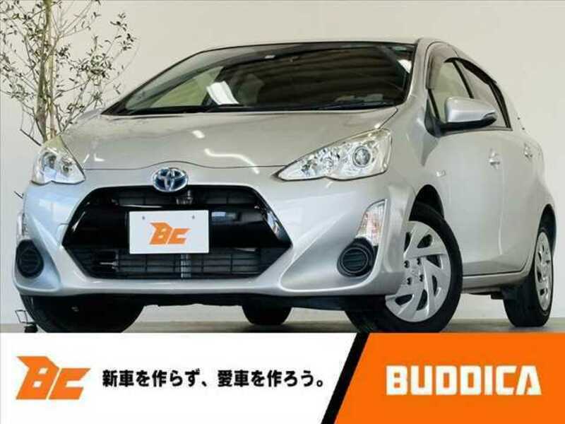 TOYOTA　AQUA