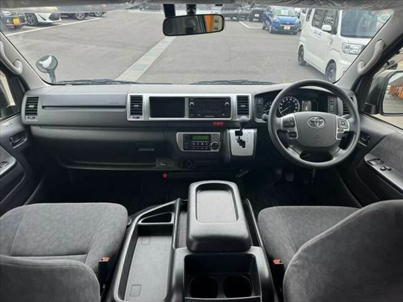 HIACE VAN-1