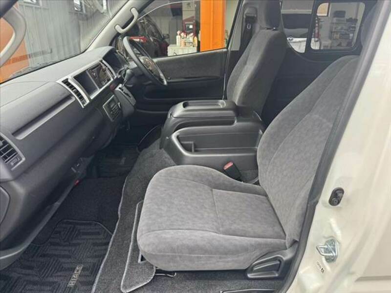 HIACE VAN-16
