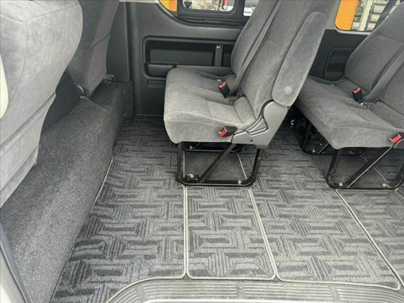 HIACE VAN-17