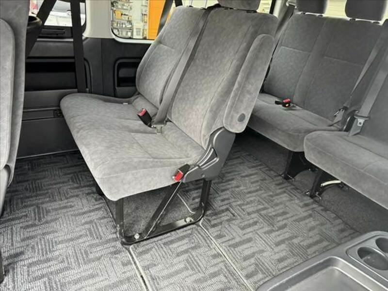 HIACE VAN-18