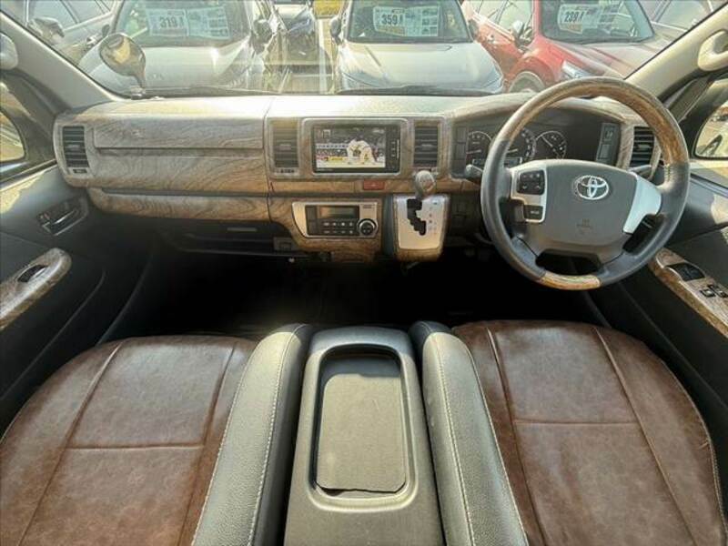 HIACE VAN-1