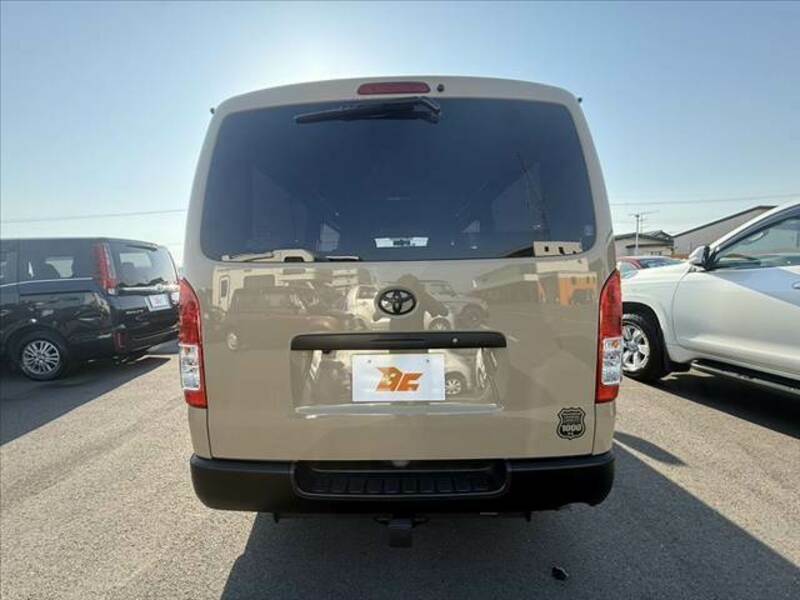 HIACE VAN-13