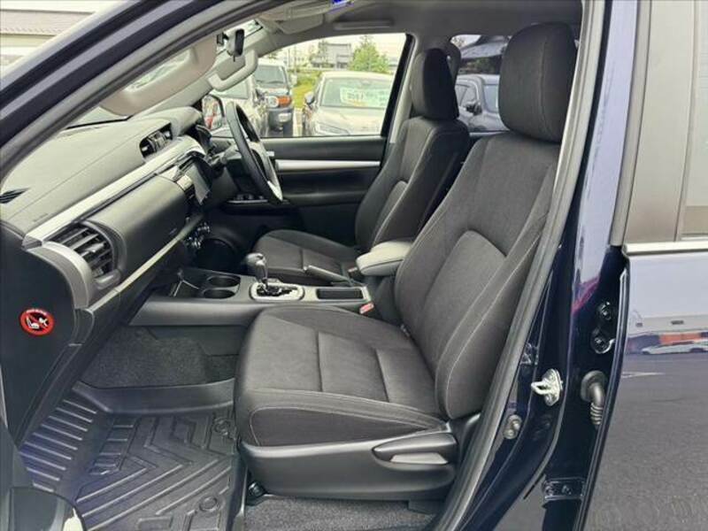 HILUX-16