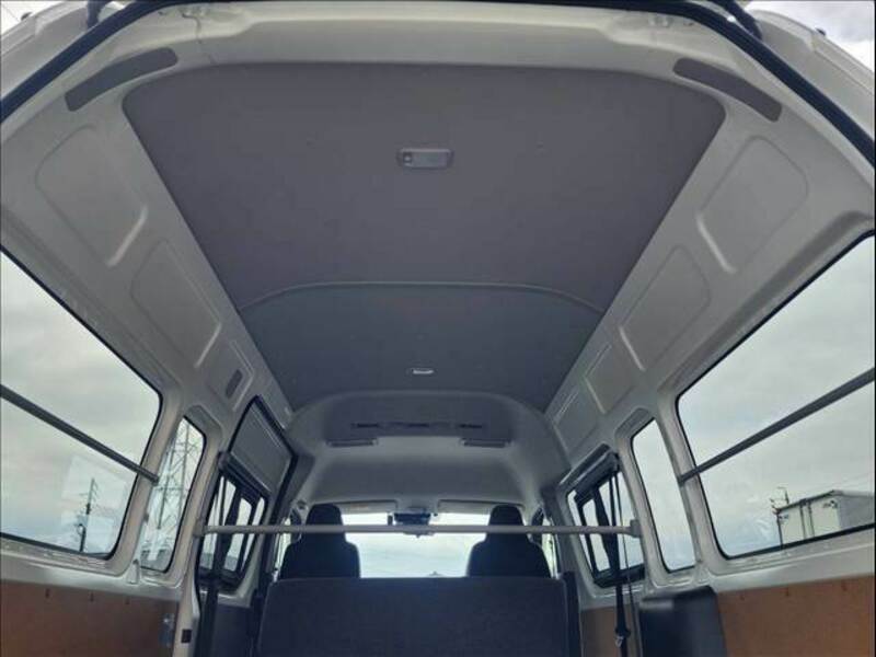 HIACE VAN-18