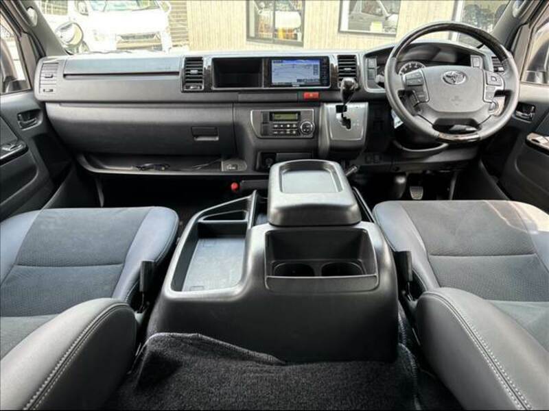HIACE VAN-3