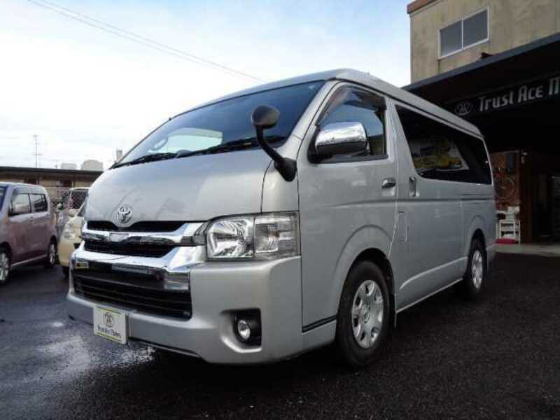 TOYOTA　HIACE VAN