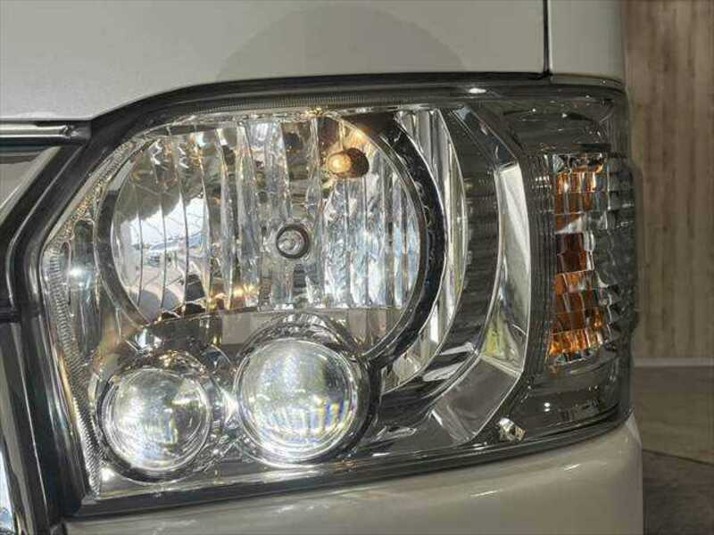 HIACE VAN-9