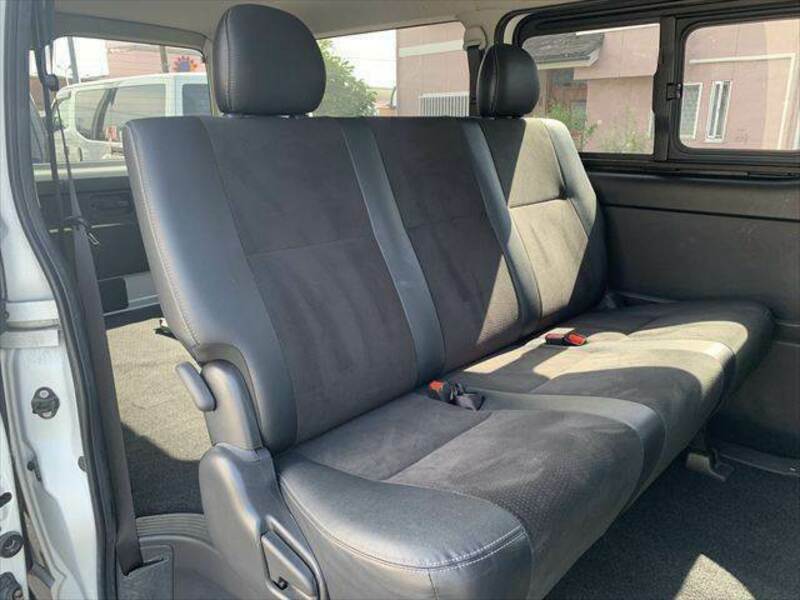 HIACE VAN-7