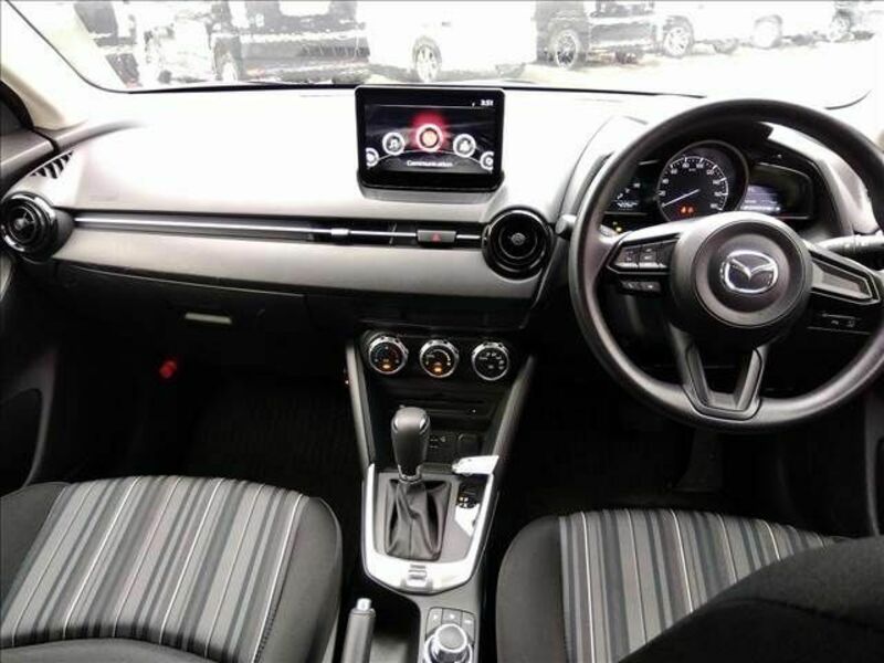 MAZDA2