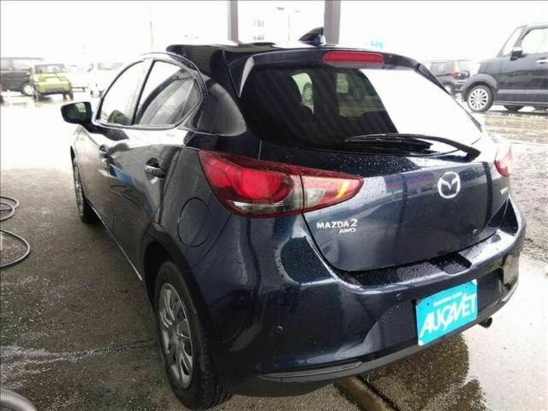 MAZDA2