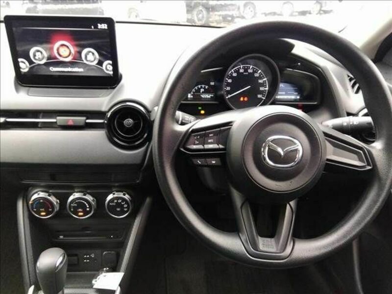 MAZDA2